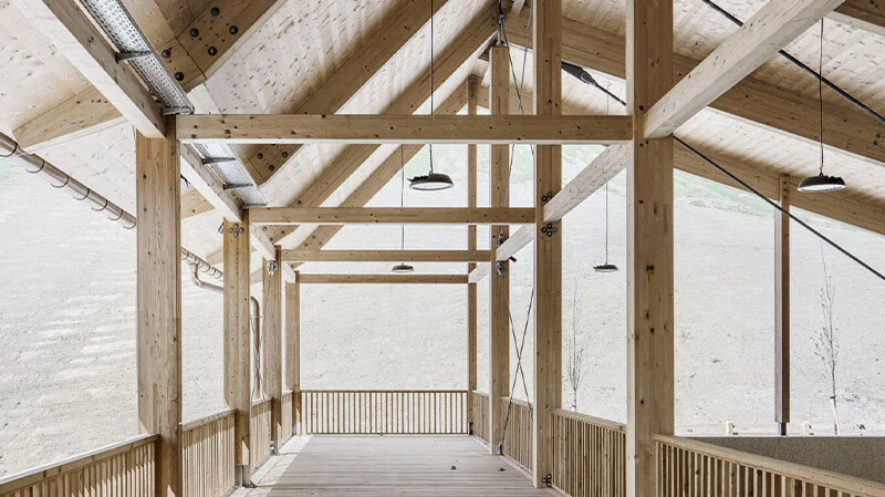 Präzise Holzkonstruktionen der Holzbau Gruber GmbH – jedes Detail zählt beim Dachstuhlbau