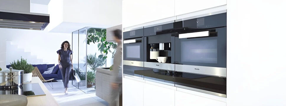 Hochwertige Einbaugeräte in der Designküche – Stilvolle, integrierte Küchengeräte für eine moderne, energieeffiziente und komfortable Küche.