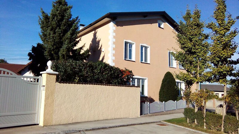 Fassadenanstrich eines Hauses durch Malermeister Ernst Klingelbrunner jun.