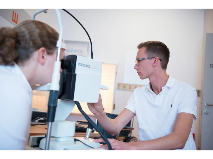 Galerie-Bild 2: Dr. Christian Grohsmann aus Bad Ischl von Grohsmann, Christian, Dr.med., FA f Augenheilkunde