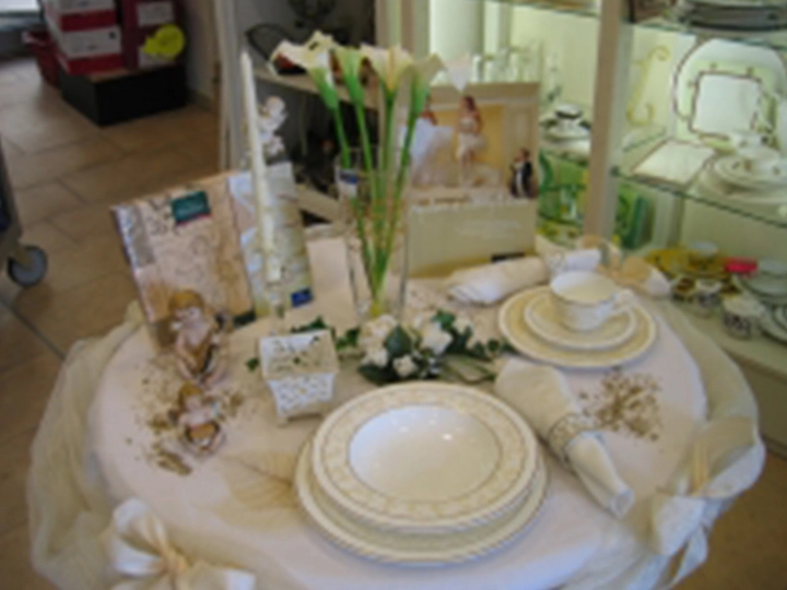 Galerie-Bild 3: Peterschelka KG aus Auersthal von Peterschelka Diskont-Tankstelle, TISCHKULTUR, Geschenke