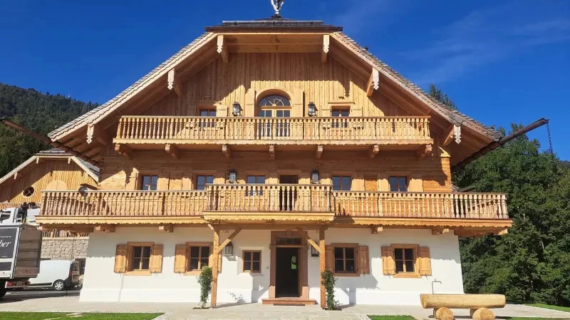 Vom Dachstuhl bis zum fertigen Holzhaus – die Holzbau Gruber GmbH liefert Qualität aus einer Hand