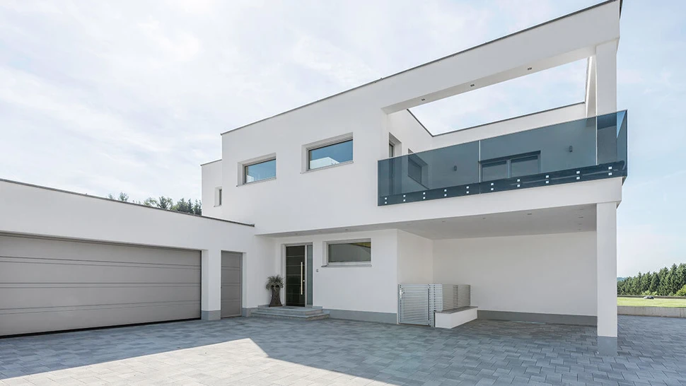 Balkonverglasung am Haus durch VIDRO Glasbau in Salzburg
