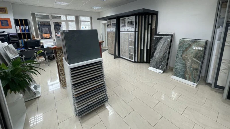 Fliesenarten Wolfsberg | Fliesenshowroom mit großer Auswahl an Boden- und Wandfliesen – moderne Fliesenpräsentation der Wohnkeramik Pichler GmbH für Innenausbau und Renovierung Fliesenarten Wolfsberg | Fliesenshowroom mit großer Auswahl an Boden- und Wandfliesen – moderne Fliesenpräsentation der Wohnkeramik Pichler GmbH für Innenausbau und Renovierung