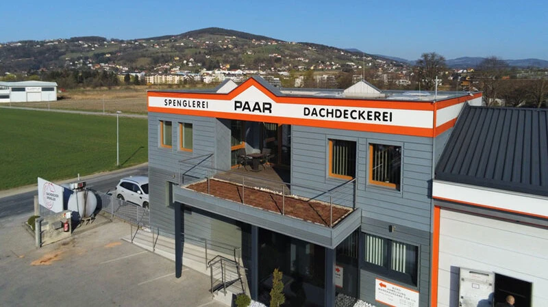 Firmengebäude der Spenglerei-Dachdeckerei PAAR GmbH in Hartberg